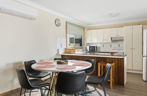 Erowal Bay House | Waters Edge - Belle Escapes Jervis Bay