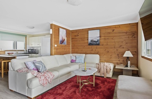 Erowal Bay House | Waters Edge - Belle Escapes Jervis Bay