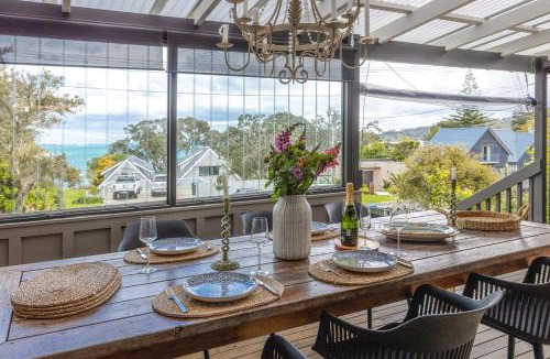 Surfdale House | Waters Edge by Waiheke Pure