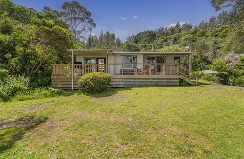 Hahei Cottage | Waters Edge Cottage - Hahei Bach