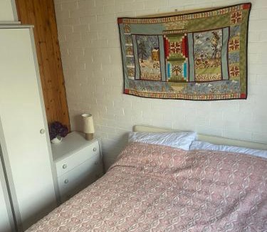 Amroth Ski Chalet | Waters edge