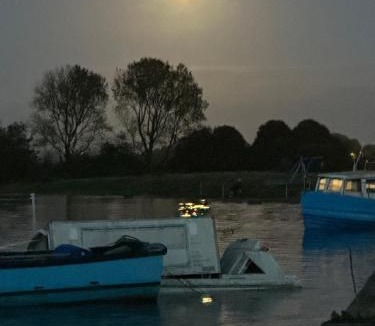 Pen-clawdd House | Waters Edge