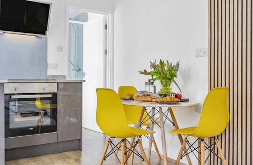 Hayle House | Waters Edge Holiday Home in Hayle, West Cornwall