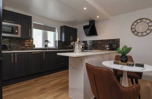 Gargrave Cottage | Waters Edge Lock View