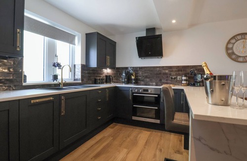 Gargrave Cottage | Waters Edge Lock View