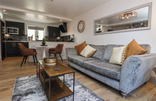 Gargrave Cottage | Waters Edge Lock View