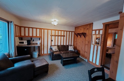 Lake George Cabin | Waters Edge Lodge