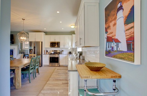 Edgecomb House | Water’s Edge Luxury Cottage