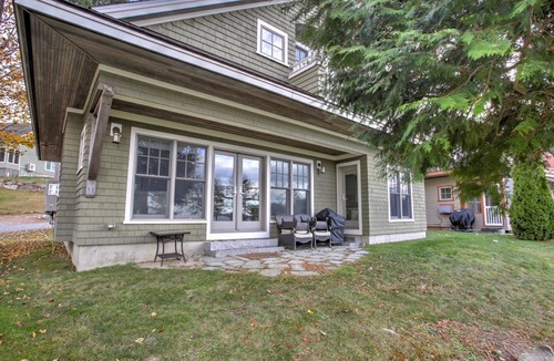 Edgecomb House | Water’s Edge Luxury Cottage