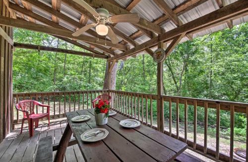 Taswell House | Waters Edge Retreat w/Deck on Patoka Lake!