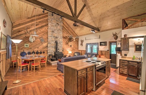 Taswell House | Waters Edge Retreat w/Deck on Patoka Lake!
