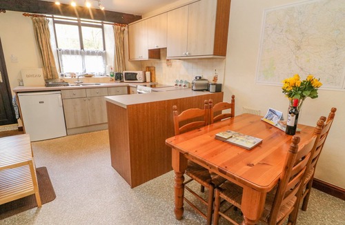 Giggleswick Cottage | WATERSHED COTTAGE, pet friendly, with a garden in Settle