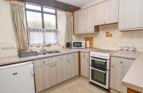 Giggleswick Cottage | WATERSHED COTTAGE, pet friendly, with a garden in Settle