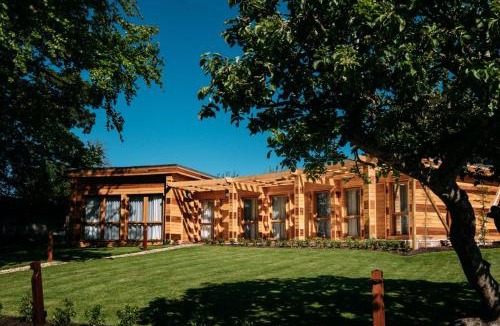 Freefolk Hotel | Watership Down Inn