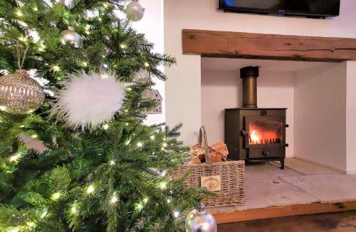 Bradbourne House | Waterside Barn