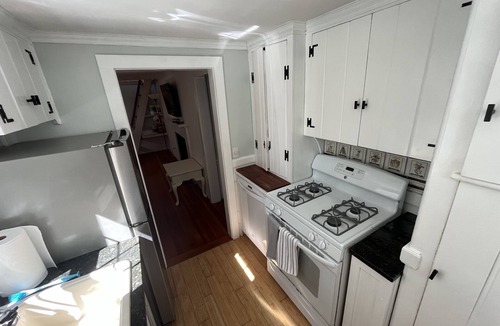 Centerville House | Waterside Bungalow Cape Cod