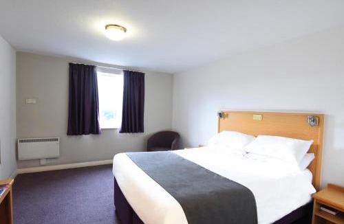 Warrington Hotel | Waterside by Greene King Inns