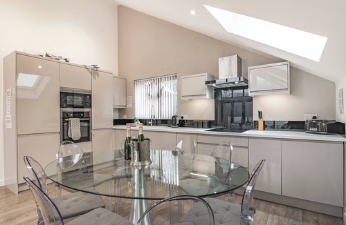 Rastrick Cottage | Waterside Lodge Fifteen - UK36708