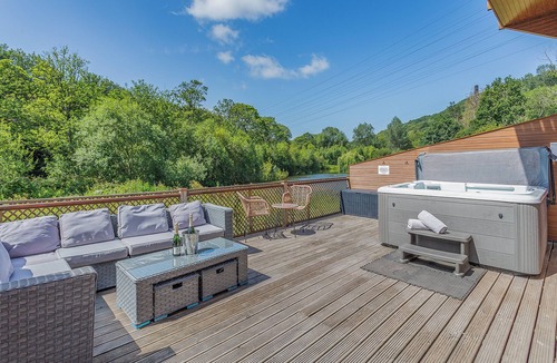 Rastrick Cottage | Waterside Lodge Fifteen - UK36708