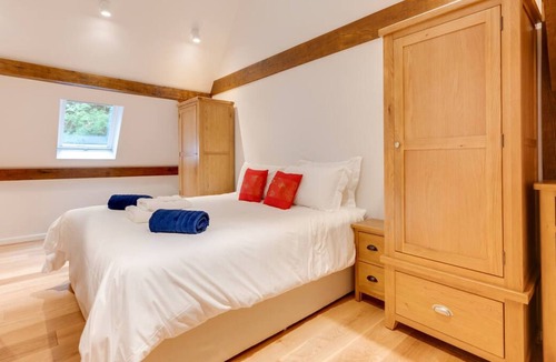 Ewhurst Green Ski Chalet | Waterside Lodge in Robertsbridge