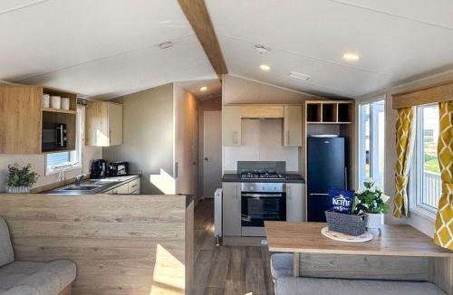 Winestead House | Waterside Lodge