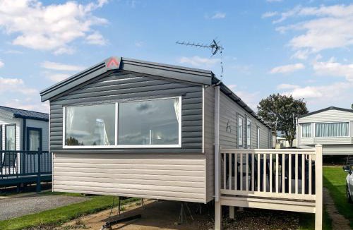 Winestead House | Waterside Lodge