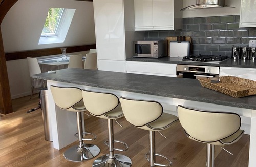 Ewhurst Green Cabin | Waterside Lodge - Lake View