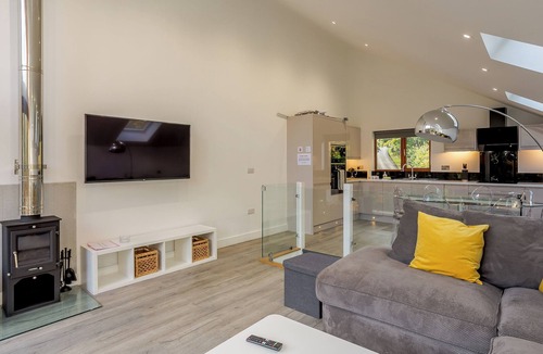 Rastrick Cottage | Waterside Lodge One - UK33351