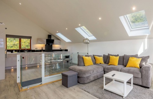 Rastrick Cottage | Waterside Lodge One - UK33351