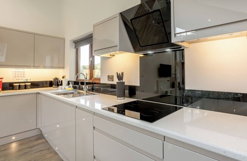 Rastrick Cottage | Waterside Lodge One - UK33351