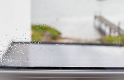 Christchurch Cottage | 'Waterside' - overlooking Mudeford Harbour - * No Booking Fees *