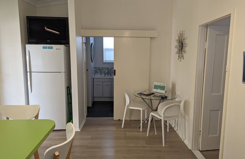 Blacksmiths House | Waterside Retreat @ Blacksmiths Beach