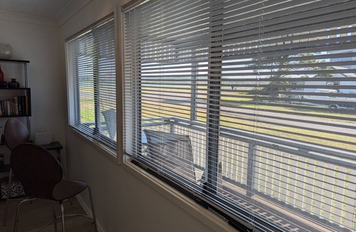 Blacksmiths House | Waterside Retreat @ Blacksmiths Beach