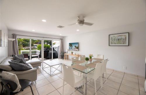 Coral Ridge House | Waterside retreat