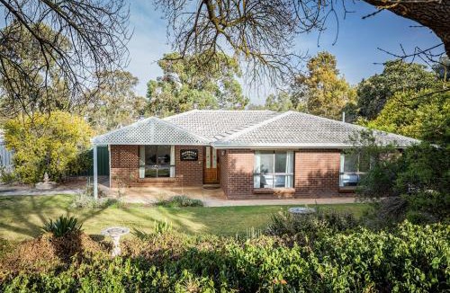 Upper Wakefield House | Watervale Hotel Guesthouse