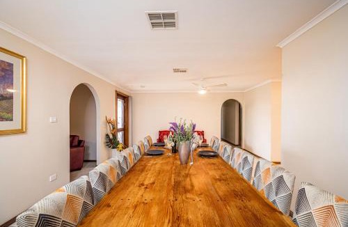 Upper Wakefield House | Watervale Hotel Guesthouse