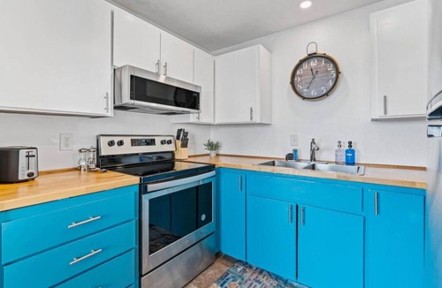 Bremerton Villa | Waterview 2 Bedroom, Pet Friendly Duplex Unit