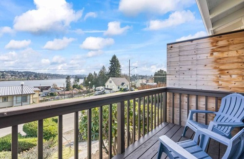 Bremerton Villa | Waterview 2 Bedroom, Pet Friendly Duplex Unit
