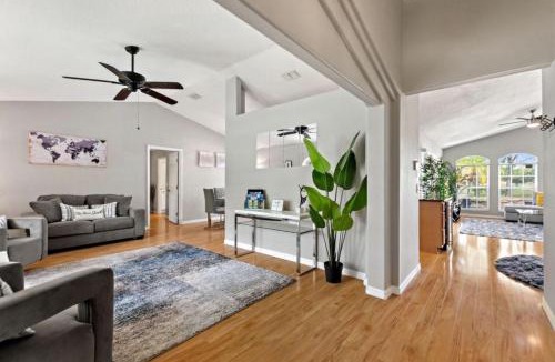 Sunridge Woods Villa | Waterview 3 bed in Sunridge Woods