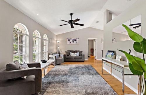 Sunridge Woods Villa | Waterview 3 bed in Sunridge Woods