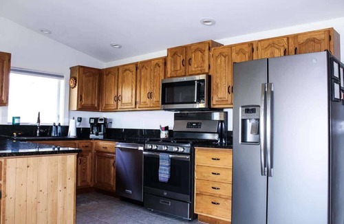 Ellsworth House | Waterview Bayside Cottage w/Fire Pit & View