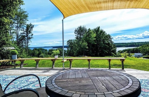 Ellsworth House | Waterview Bayside Cottage w/Fire Pit & View