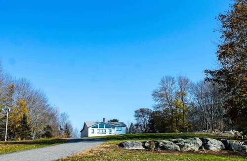Ellsworth House | Waterview Bayside Cottage w/Fire Pit & View