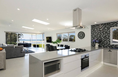 Huskisson House | Waterview by Experience Jervis Bay