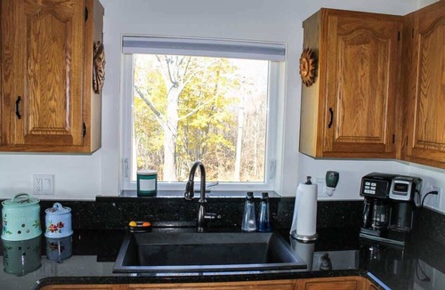 Ellsworth House | Waterview Cottage 12 miles to Acadia National Park