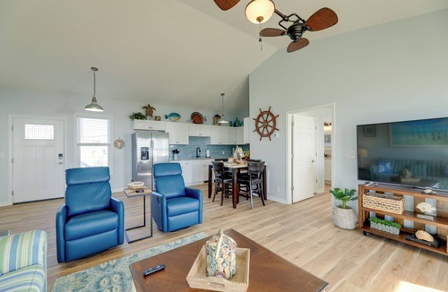 Harkers Island House | Waterview Home w/Sunset & Lighthouse Views