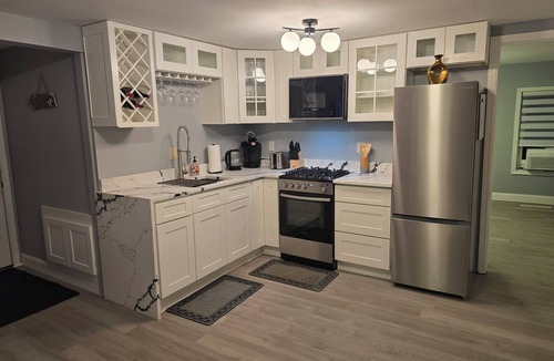 Bridgeport Apartment | Waterview Lux Retreat