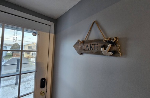 Bridgeport Apartment | Waterview Lux Retreat