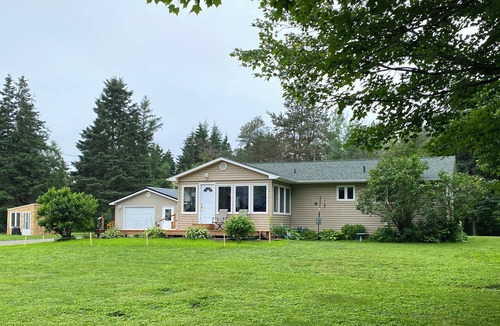 Shediac House | Waterview Oasis