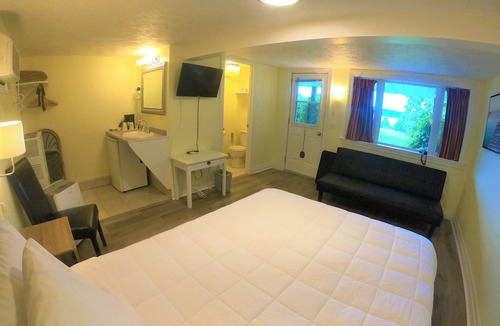 Wiarton Hotel | Waterview On The Bay